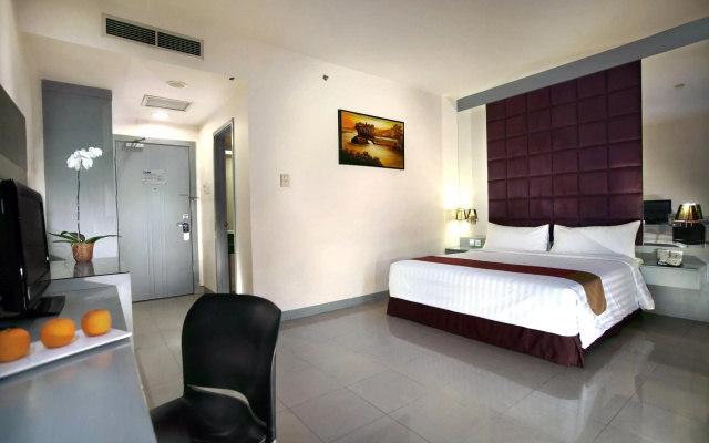 Royal Palm Hotel & Conference Center Cengkareng