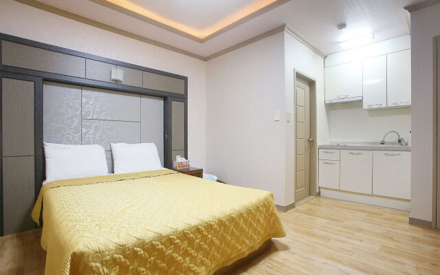 Naiad Pension & Motel