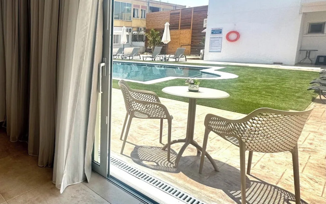Sun Plaza Suites - Adults Only