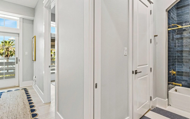 TC 6202 Coast Is Clear