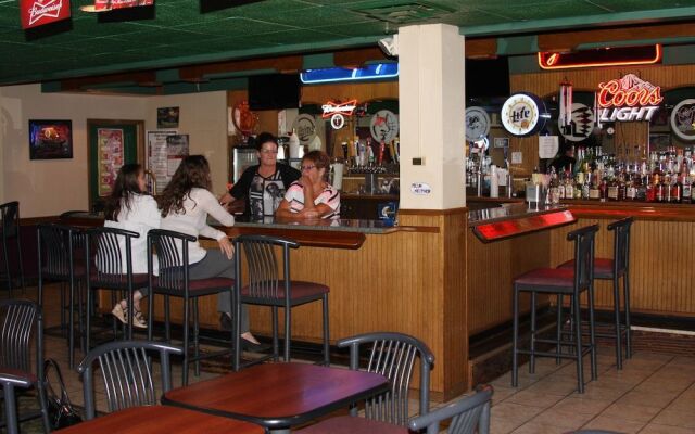 Gladstone Inn & Suites