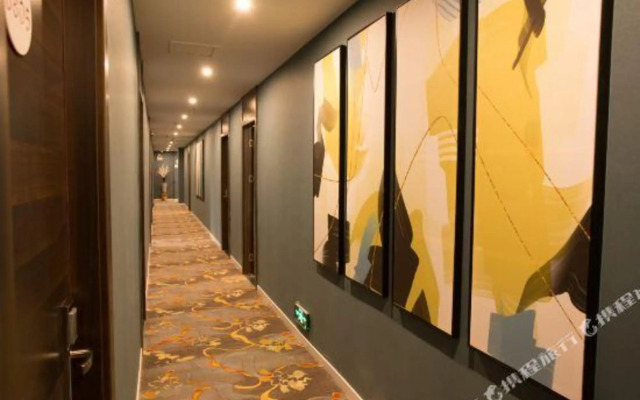 Yichang Yiwan Theme Hotel