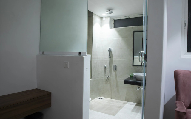 Pondy Heights - Suites and Studios