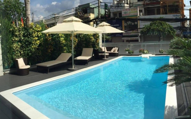 Le Duy Grand Hotel
