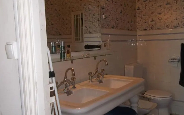 French Booking Cannes Chateau