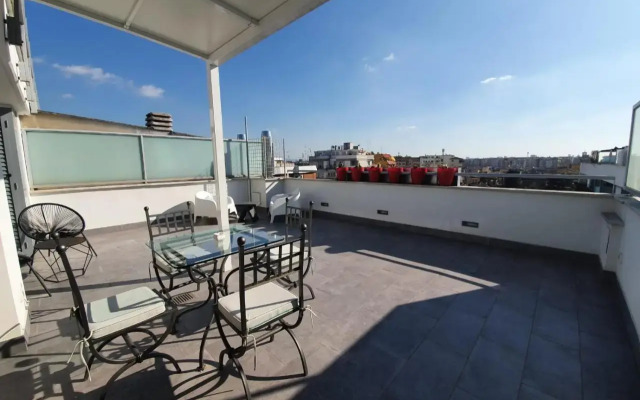 Penthouse 40 In Trastevere With A Huge Terrace