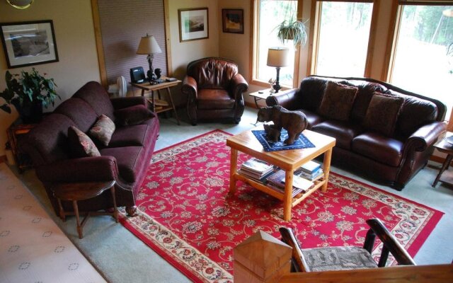 Kicking Horse Canyon B&B