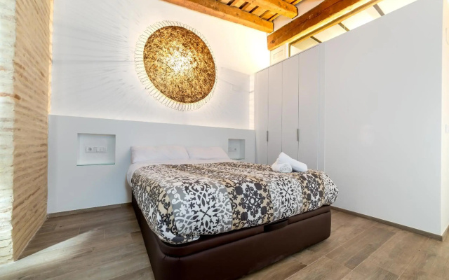 CENTER-Luxurious 1BR, 1BA-Terrace, WI-FI, A/C