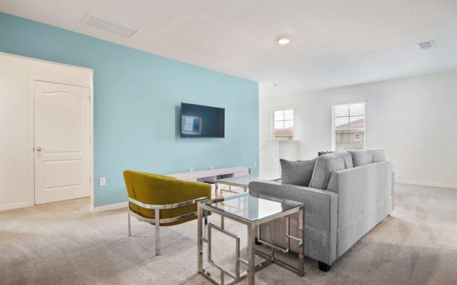 5BR Pool Home w Gameroom