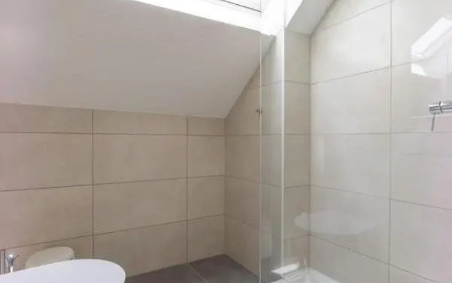 Monsanto Hill House - NO. 565 1E