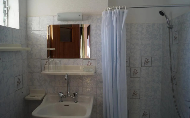 Jason Rooms & Studios