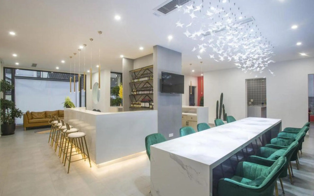 Amai Inn (Shanghai International Tourist Resort)