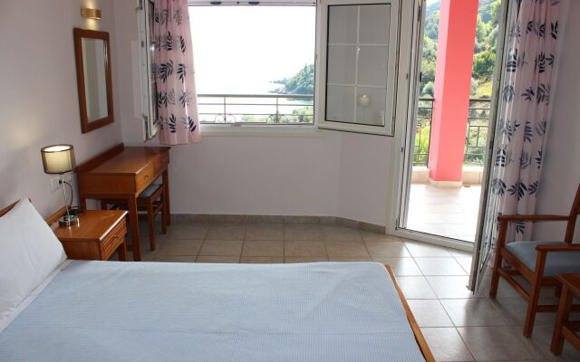 Enjoy Lichnos Bay Village Camping, Hotel & Apartments A.E.T.E