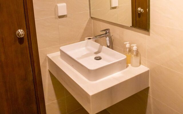 Gold Bee Apartment - Saigon Royal
