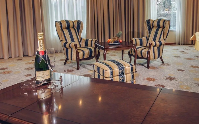 Kings Park Hotel