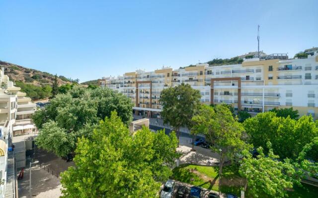 Downtown Albufeira 3-bedroom Luxury Apartment
