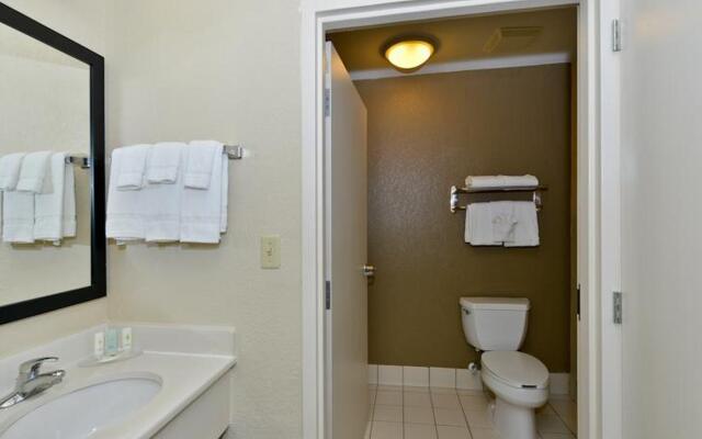 Comfort Inn & Suites Near Universal Orlando Resort - Convention Ctr