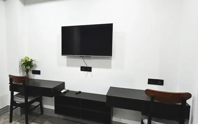 BedChambers Serviced Apartment, Golf Course, Gurgaon