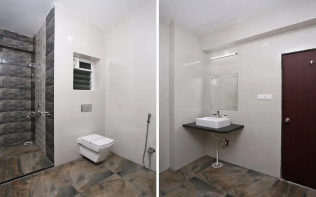 OYO 18826 Hotel Emerald