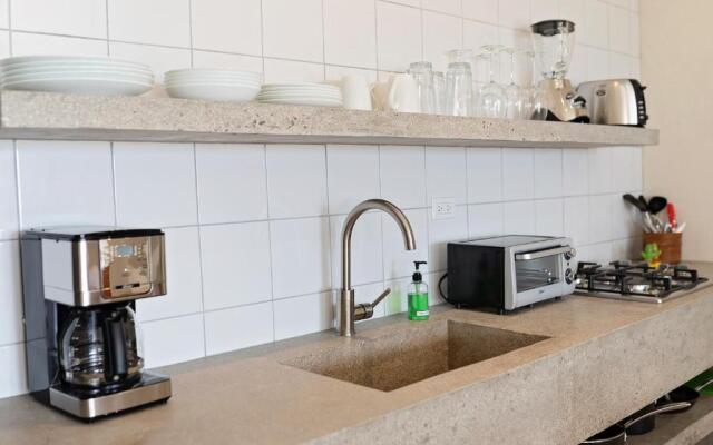 Topia Retreat - Surf Suite Sur