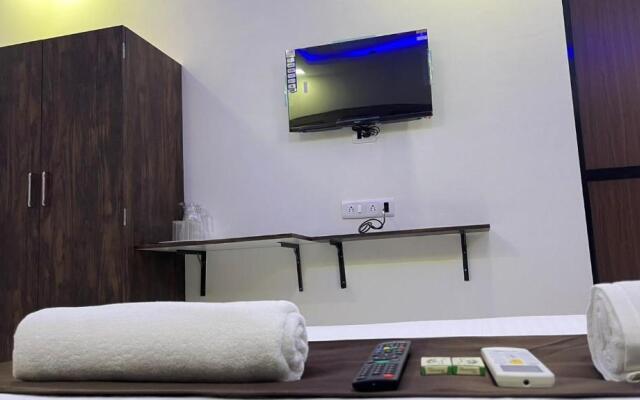 Hotel Plaza Rooms - Prabhadevi Dadar