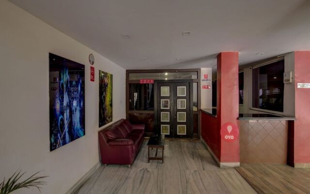 OYO 8976 Hotel Park Street 2
