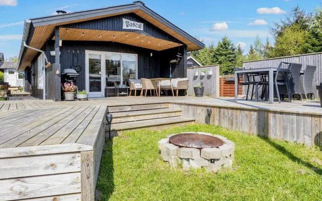 6 Person Holiday Home in Hojslev