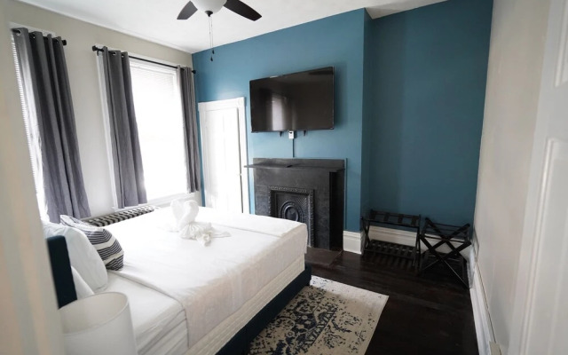 1210 Roland Way- Apartment