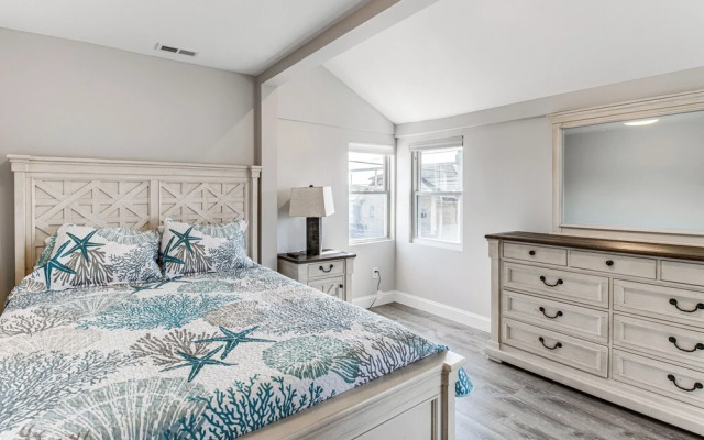 5 Blocks to Wildwood Beach: Family Getaway!