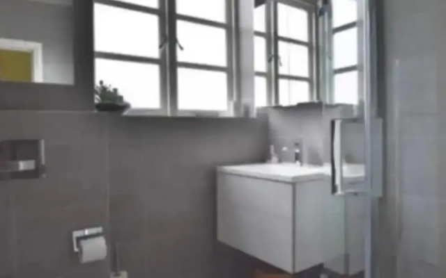 Luxury Central Hale Living