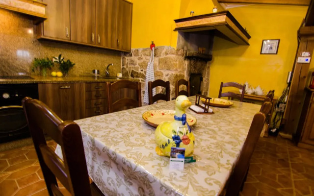 Casa Rural Os Carballos