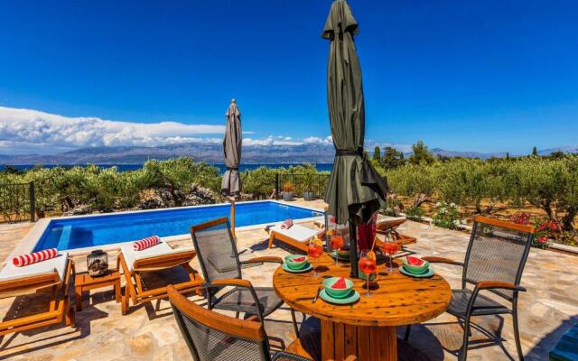 Beautiful villa Big Hobbit 1