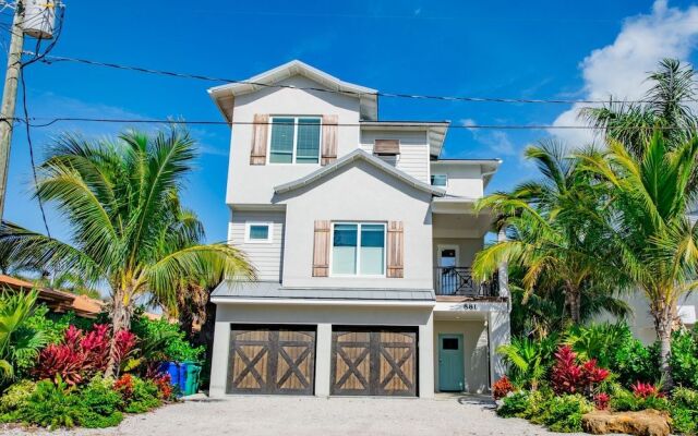 Bay View Beauty by AMI Locals