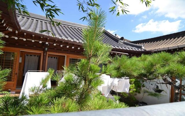 Jeonju Blue Cradle Hanok Pension