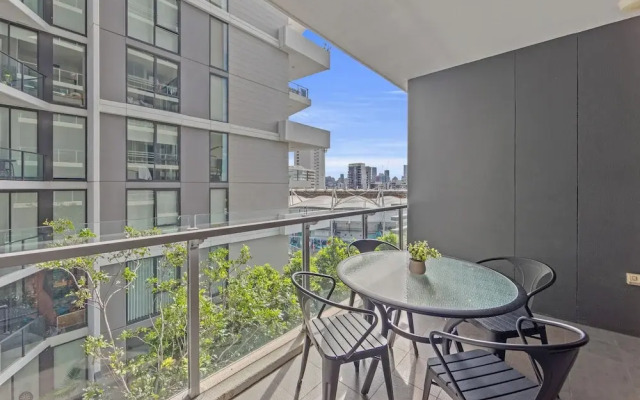 Trafalgar Lane Apartments by CLLIX