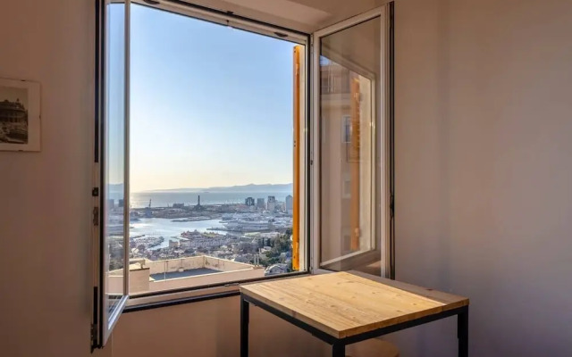 Altido Spacious 2BR Flat w/ Stunning Views