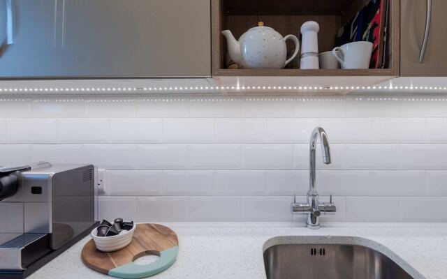 Modern 2 Bedroom Apartment, Wandsworth Town