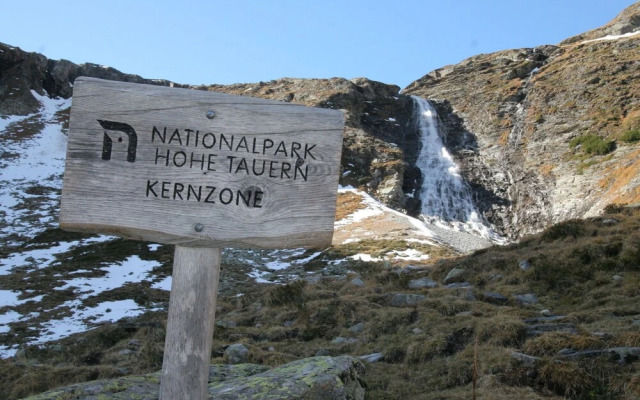 Splendid Chalet with Garden, Bbq, Balcony, Heating, Parking