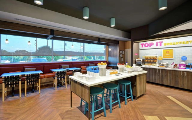 TRU by Hilton Denver