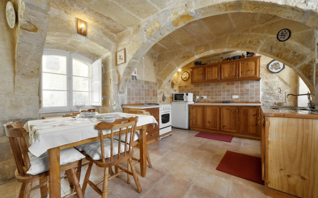 Tal-barun Farmhouse