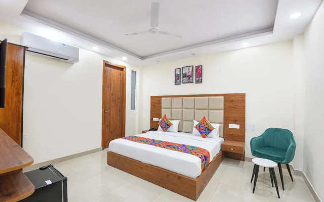 Fabhotel Evergreen
