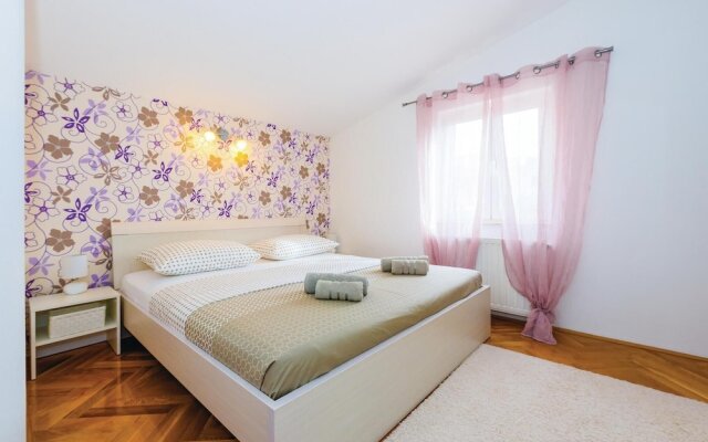 Beautiful Home in Sibenik With Wifi and 3 Bedrooms