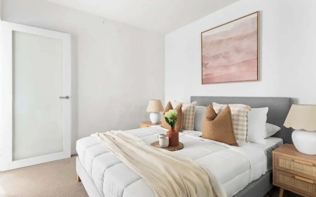 A Cozy 2BR Home Next to The Yarra River