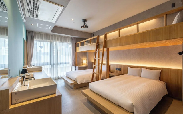 Lacer Okinawa Naha Tomariport