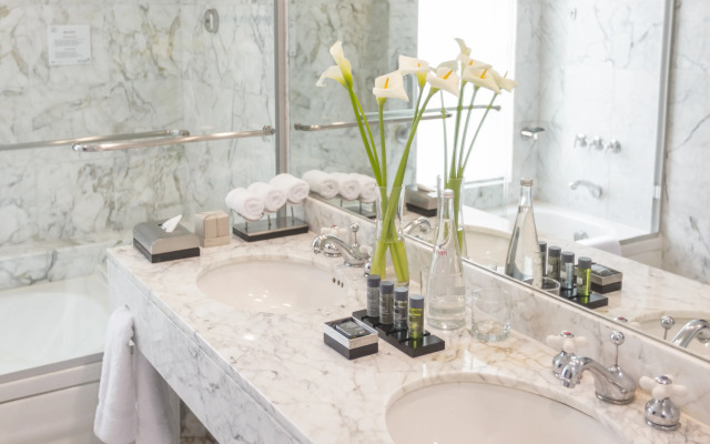 Delfines Hotel & Convention Center