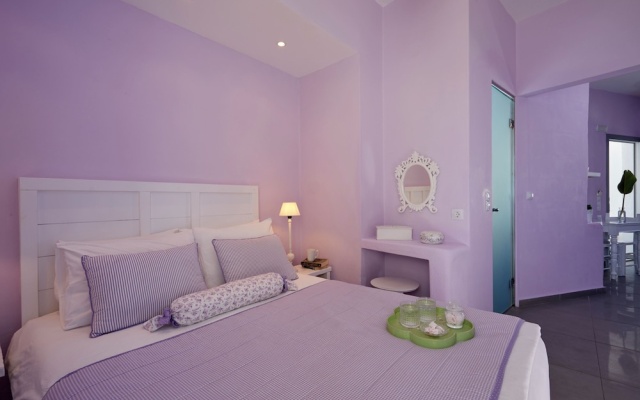 Santorini Roses Suites