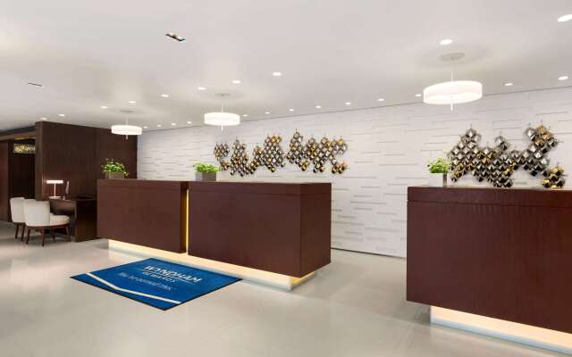Ramada by Wyndham Colombo Hotel
