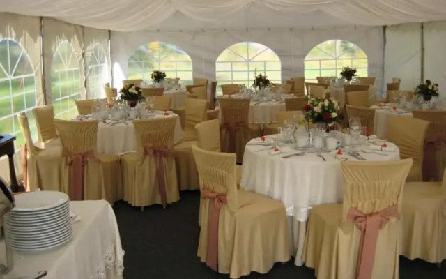 Hubertus Aparthotel & Restaurant & Horse Club