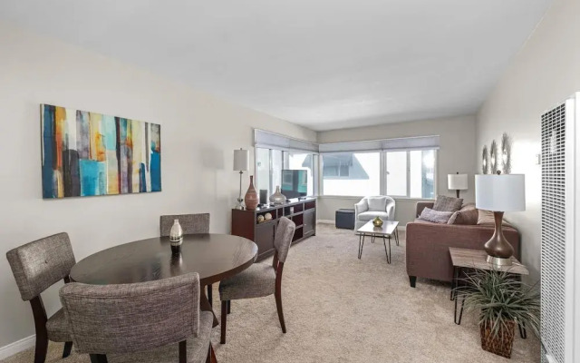 Beachside Apt With Laundry AC Patio