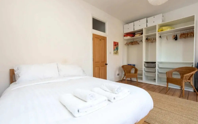 Spacious 2BD Flat By Regents Park & Camden Town!